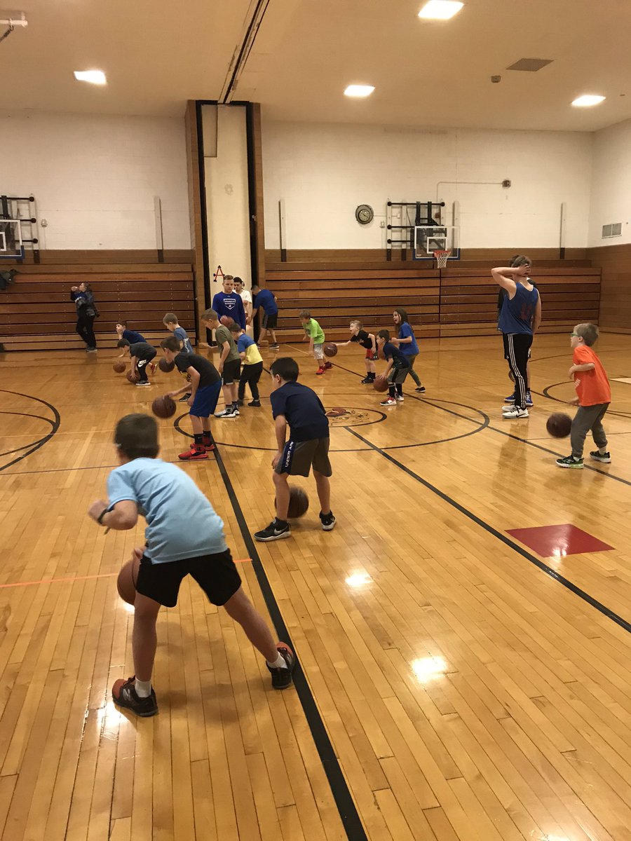 HoneoyeSports's tweet photo. Giving back is what it’s all about!  Thanks To Coaches Brown, Belanger, Delisanti and Morsheimer &amp; your Veterans for your work with our Biddy Program #OnceABulldogAlwaysABulldog @RDelisanti @TriCountySC @mmorsheimer1 https://t.co/nhuhnKZdxC