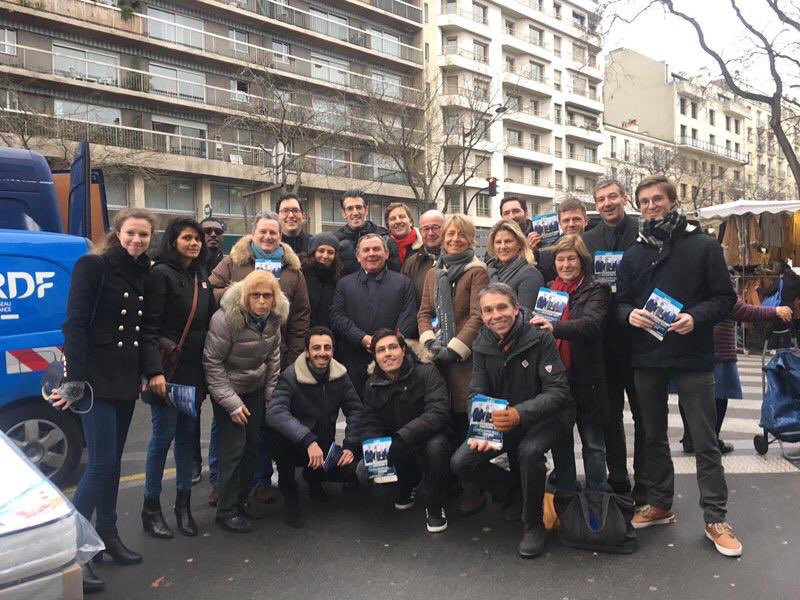 SBoelle's tweet photo. Avec mes collègues élus @mairiedu16 et des militants sur le marché #portesaintcloud pour soutenir @fszpiner candidat à @mairiedu16 et @datirachida candidate @mairieparis ! #EngagesPourChangerParis @D16eme @LR75_16 @ClaudeGoasguen #alternance #15mars https://t.co/QeYmqKulWQ