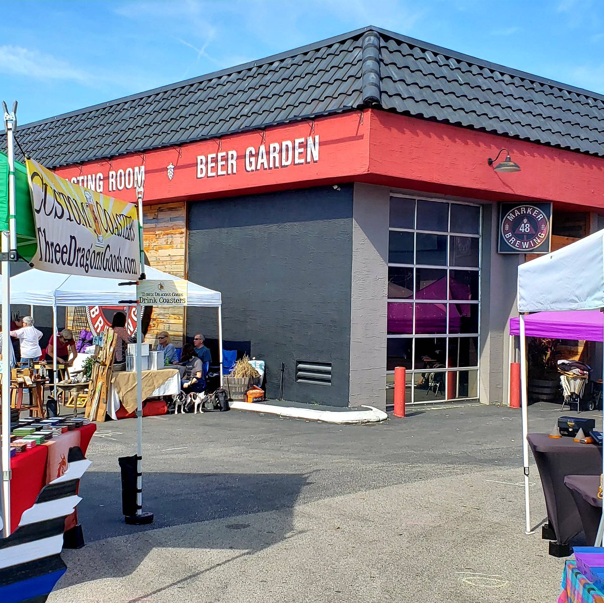 3dragonsgoods's tweet photo. All ready to go at Market at Marker! https://t.co/pO20X9VXga #ThreeDragonsGoods #Etsy #PopUpMarket #Shopping #Music #Beer #Marker48 #Marker48Brewing #DrinkBeerFromHere #BrewGoodDoGood #WeekiWachee #BrooksvilleFL #CraftBeer #fermentedinflorida https://t.co/OwB0xjPLEl