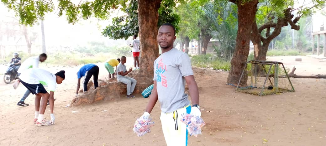 Atj2E_Tg's tweet photo. Quelques images de #Ecojogging de ce samedi avec plus de 20 kilogrammes de #sachets #plastiques ramassés. 
@NammangueHector @vert_togo @AfricaGreenMag1 @loiclawson1 @charleskolou https://t.co/nNpWkmaSJC
