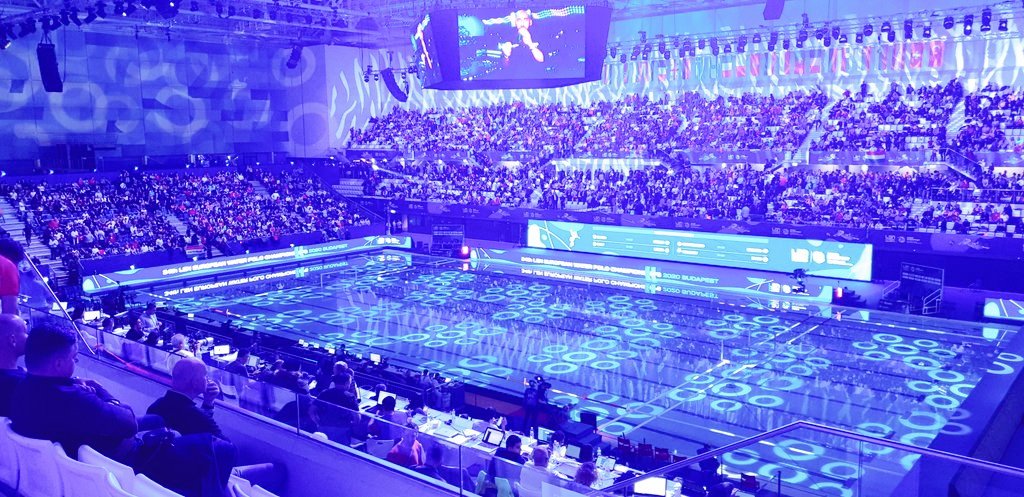 Stage is set for an epic final, it all comes down to this one match 🤽🏼‍♂️🏆#wp2020budapest #WaterPolo #DunaArena #Hungary #Spain