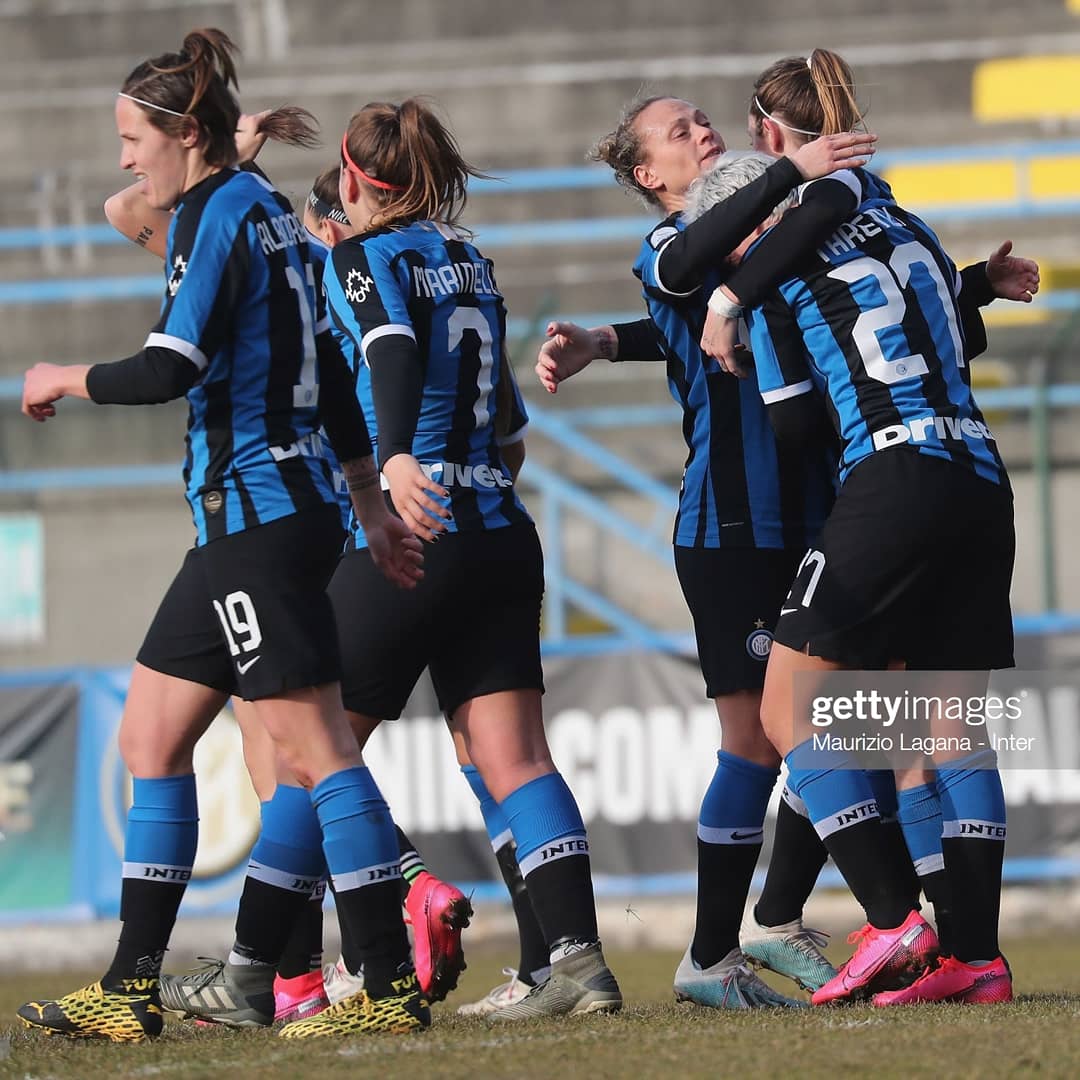 AlborghettiLisa's tweet photo. Grande vittoria di SQUADRA!
Continuiamo a lavorare così e insieme ci toglieremo delle soddisfazioni.
È solo l'inizio 🎯
A tutta randa ⚫🔵
#sacrificio #team #atuttaranda #19 #inter #interwomen #NotForEveryone #amale https://t.co/bIcJusoNYu