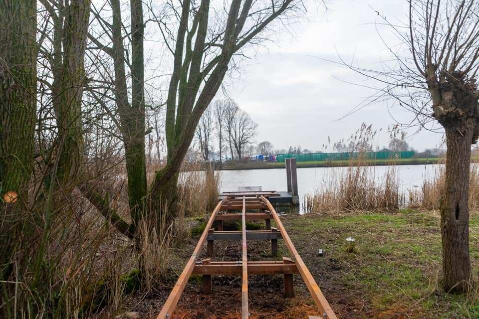 Nieuw vlonderpad door achtertuin van Holtenbroek holtenbroek.com/nieuws/nieuw-v…