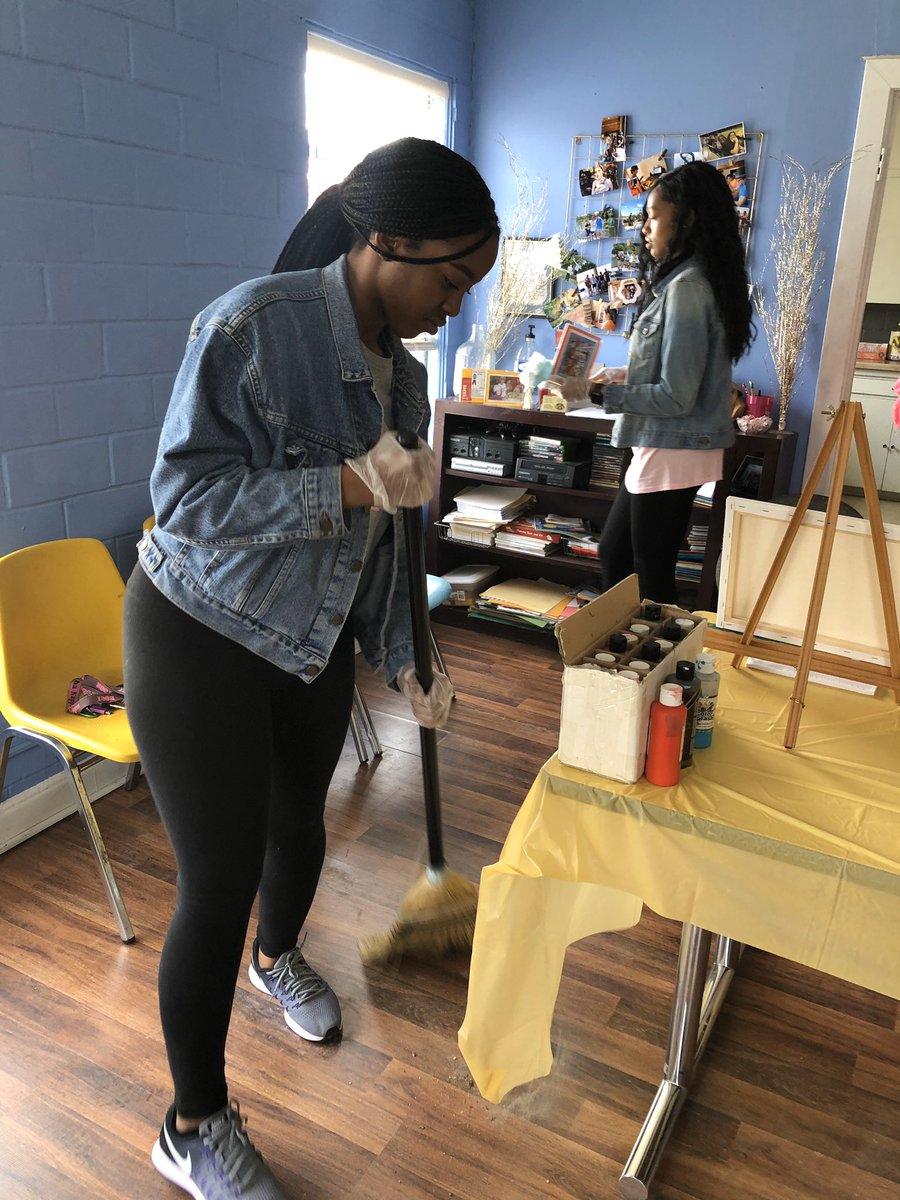 TxStateAKAs's tweet photo. Service To All Mankind✅
We spent our Saturday morning volunteering at the Southside Community Center. It’s such a privilege serving the San Marcos community🥰 https://t.co/Lp2jfKhHEe