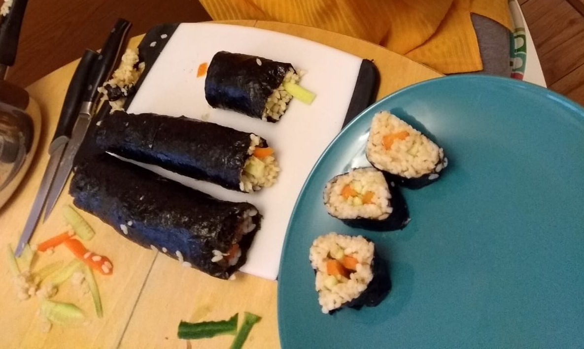 Finish_Stronger's tweet photo. Inspired by Hyland the Younger's first attempt at home-made sushi rolls for a school project, I had to hit the mat again for some #sumostyle @DDPYoga with @Warren_Wellness... #positivelyunstoppable https://t.co/yzoQVVcVcA