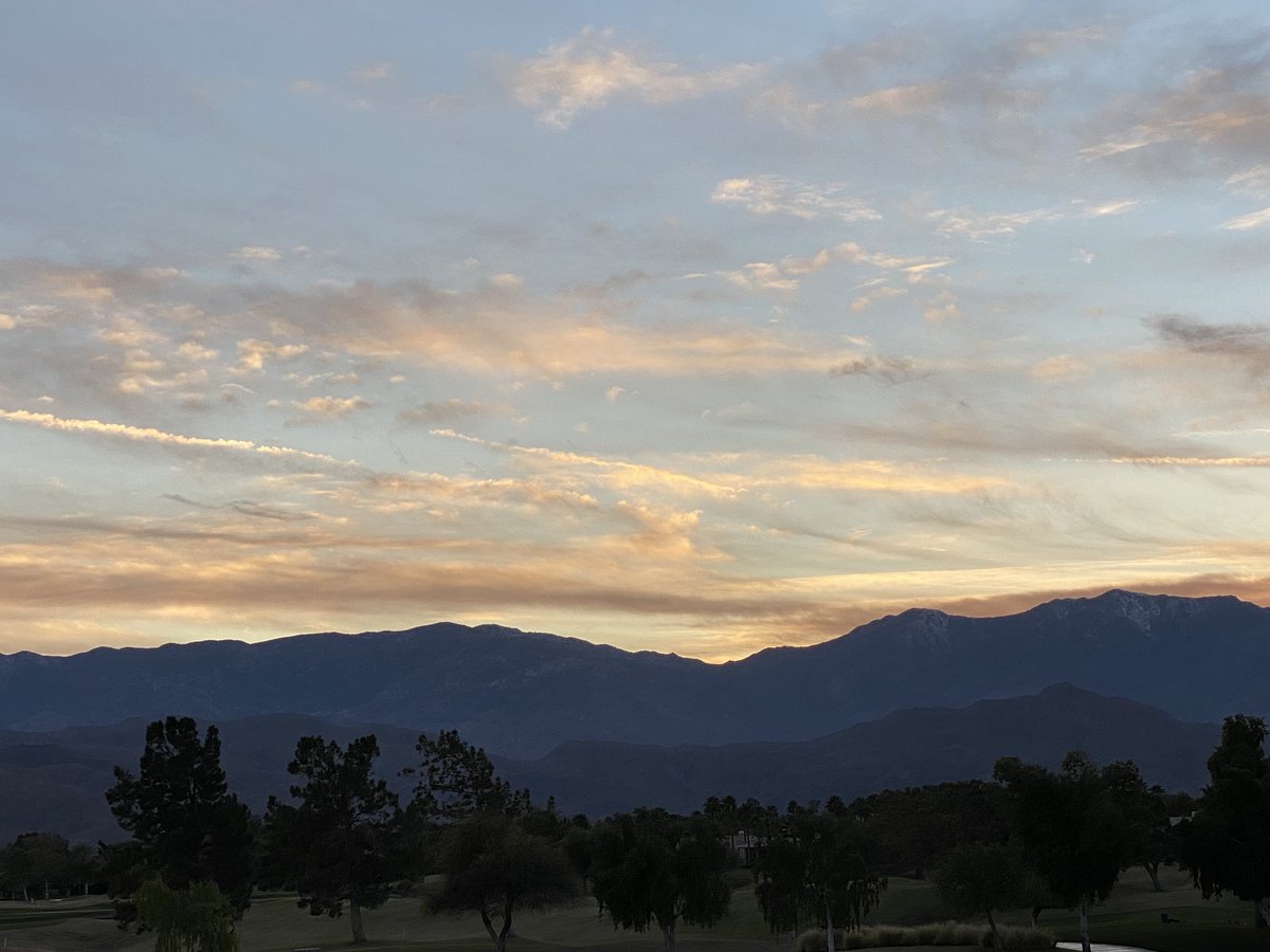 Analisa_Swan's tweet image. Please protect our environment! Notice how clean the air is? California has implemented very strong environmental protection laws to clean up air quality throughout the state. #DemCastCA #CADems #DemForce