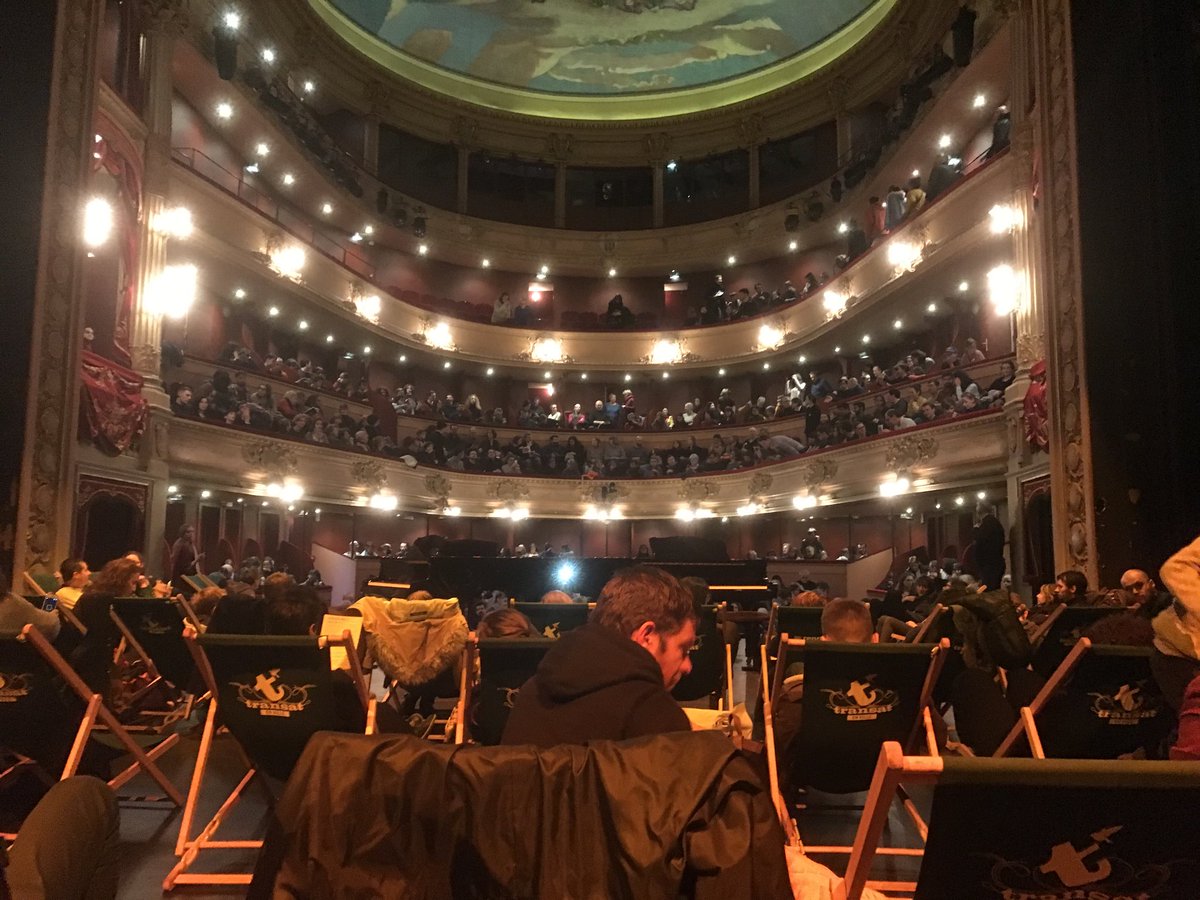 lmadelon's tweet photo. #Dimanche #opera avec le festival #AutresMesures. Une configuration originale de la scène @OperadeRennes avec 4 formidables pianistes entourés de 50 transats. Et la musique contemporaine de Julius Eastman à l’honneur. En partenariat @tombeesdelanuit https://t.co/8i26ItHaFk