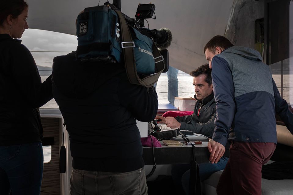 [CE SOIR SUR VOS ECRANS ! 📺🐳]
Ces derniers jours la Mission #SphyrnaOdyssey a accueilli plusieurs équipes de tournage 🎥 à bord. Ce soir, diffusion du reportage au 20h JT de FR2 et prochainement Thalassa ! <a href="/SeaProven/">SEA PROVEN</a>
📷Crédits photo : Pauline Cottaz
sphyrna-odyssey.com