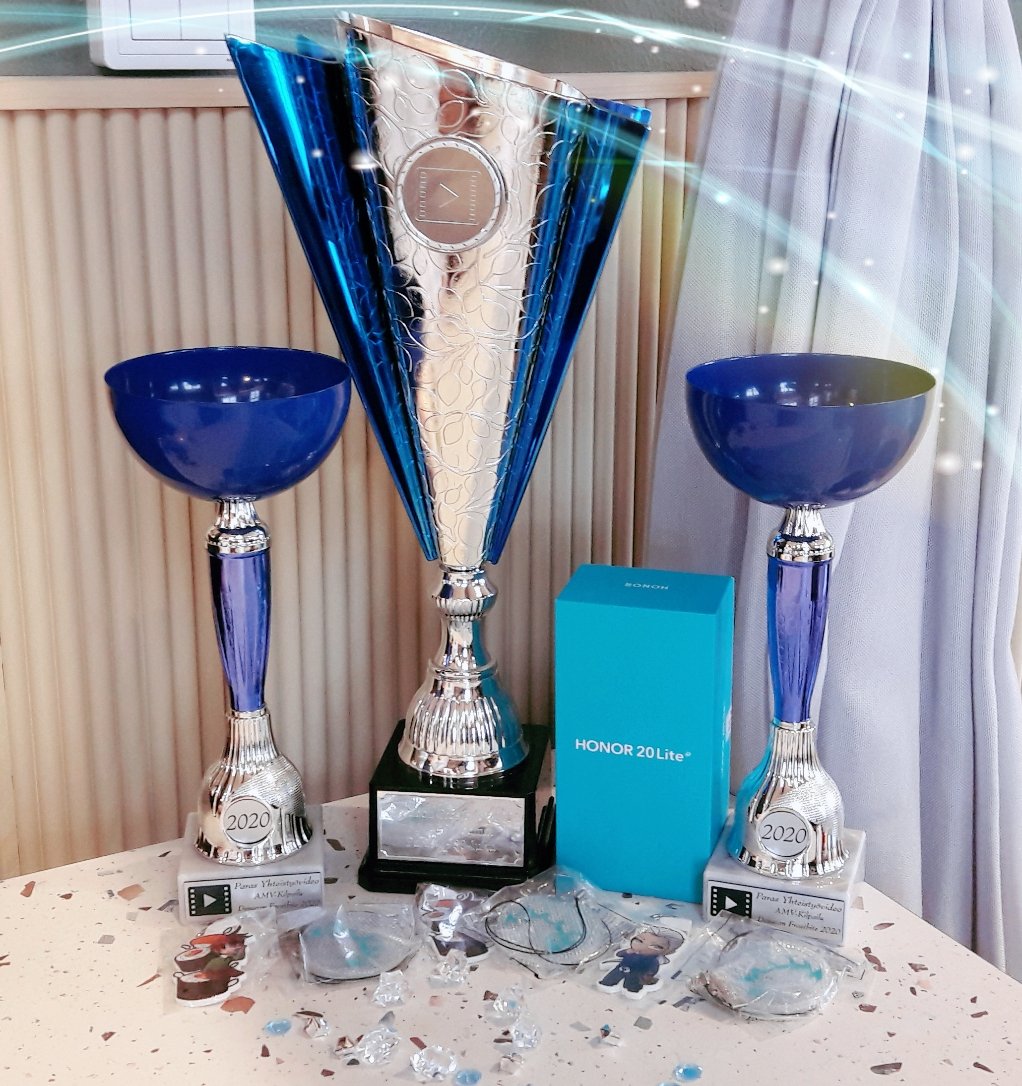 Kira_Yukira's tweet image. Kiitos upeasta #Desucon #Frostbite'sta. Olen onnellinen! 😭💗 Tänä aamuna #AMVfi: Paras 1980-luku -sijoittuminen oli vain unelma. Siitä tuliki totta. Ikuinen kiitos partners-in-crime @cloudy1berry &amp;amp; @MKtsudo ❤ Myös Paras Yhteistyövideo -palkinto lähti mukaan #AMVkilpailu'sta. 💖