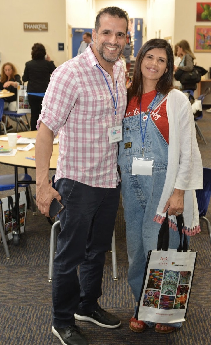 EdcampWLMIA's tweet photo. At Edcamps, you meet up with old friends and colleagues, and also make new ones. 😊We hope you keep the conversation going with your new connections @EdcampWLMIA https://t.co/4LDNDnrvLd