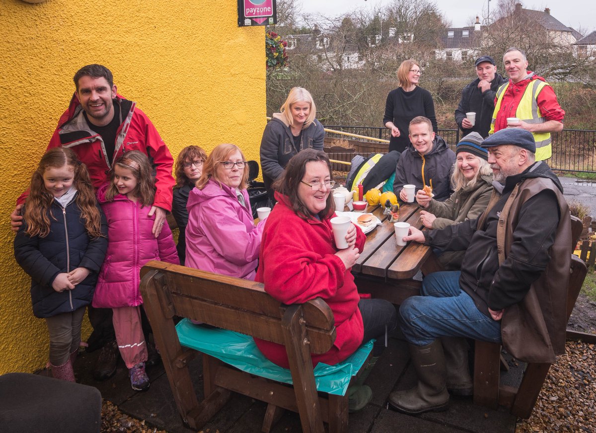 LuggieWatch tweet media