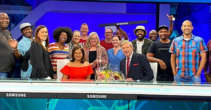 Devi_HQ's tweet photo. #StudioCrew
#CarteBlanche
YOU guys are the absolute best in the business
WE are #FAMILY
After the credits rolled ... you guys know that I just lost it ...
For every Sunday night we spent together, just know, that in some small way, we tried to make #SouthAfrica a better place https://t.co/L7jaHLpYI1