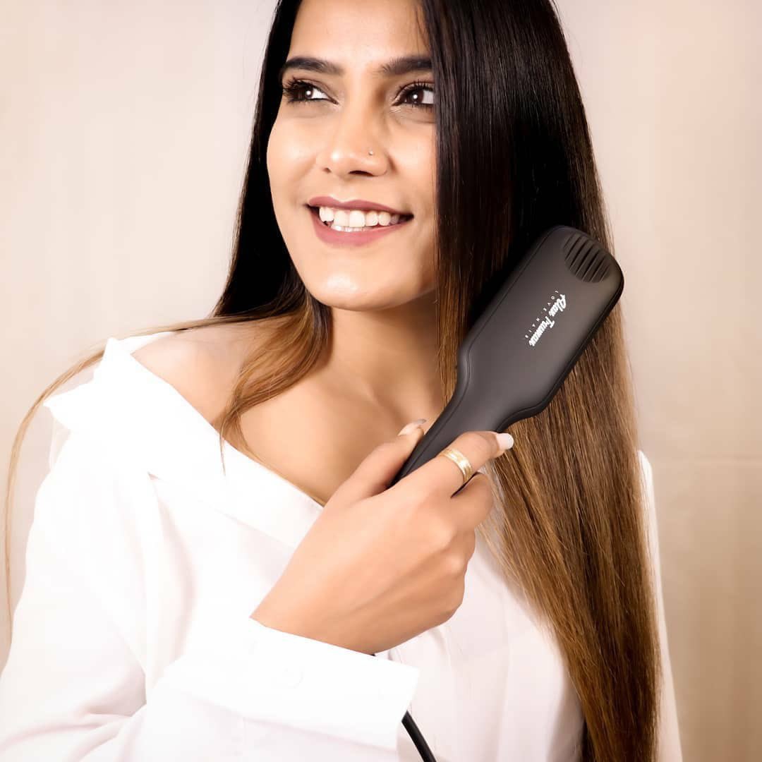 AlanTrumanZone's tweet photo. #Repost Komal Gudan

Hey beautiful people! 🌟GIVEAWAY_TIME🌟

As y'all asked me on My last @youtubeindia video Tried the @alantrumanofficial ‘s newest launch “The Hot Brush” for the first time!

OMG 😍, it’s so cool!!! This is such an easy and compact styling tool the scalp. https://t.co/syCv0W9q9v