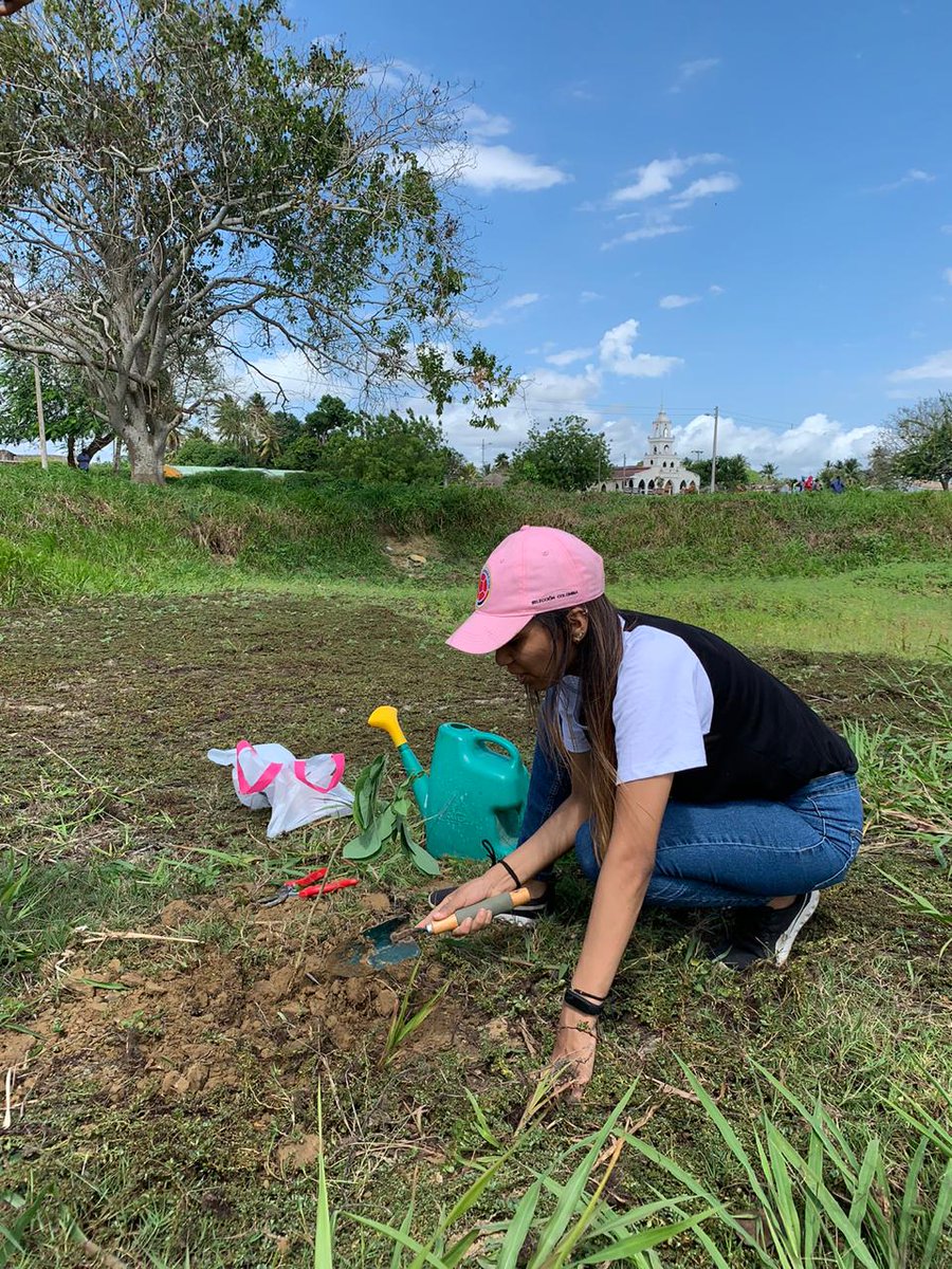 fabiespitiar's tweet photo. Yo madrugué mi domingo para cuidar el medio ambiente 💚🌱

@MarioGiraldoR https://t.co/lZCuhoD23x