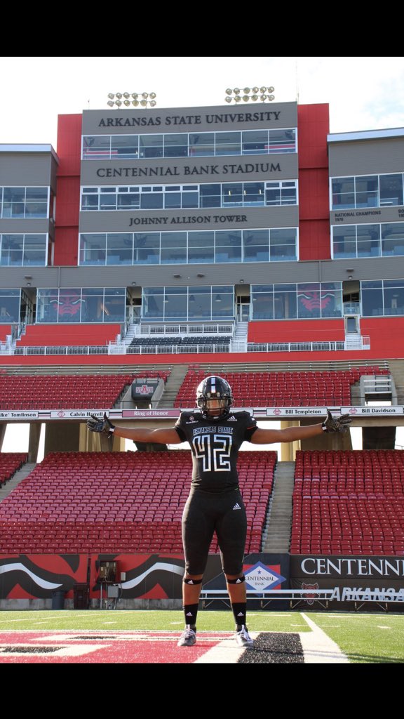 Bryson_42's tweet photo. Outstanding official visit 🐺🐺🐺🙌🏽!! @Coach_Joiner @CoachCJones3 @MimsCorbet @AStateNation @Willgotthesack @sosaiatuitavake @kailondavis1 #WolvesUp #Howlyes 🐺🐺❤️🖤 https://t.co/Hy6WqpTYvc