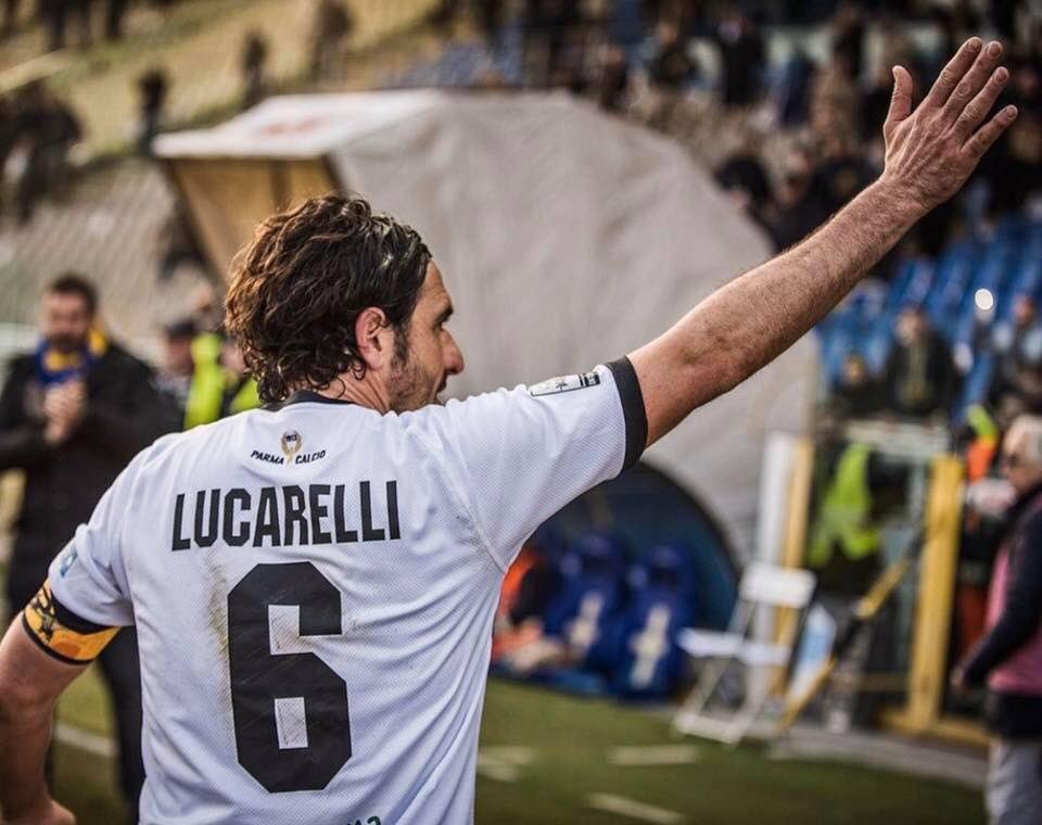 In 2015, Parma were relegated straight to Serie D after going into administration. ❌

All players left the club except for Lucarelli, who promised to stay until they returned to Serie A. 🔜

After 3 promotions in a row, Lucarelli retired with the club in Italy's top division. 🔝