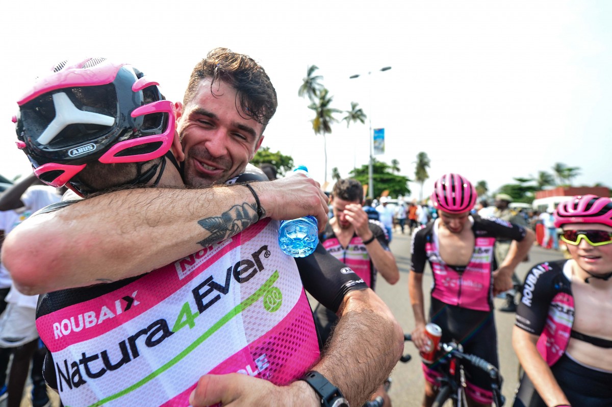 directvelo's tweet photo. Jordan Levasseur : "C’est une belle entame pour cette saison. On a déjà créé quelque chose de beau avec l’ensemble de l’équipe. On a pris nos premiers automatismes ici et c’était une semaine incroyable".
https://t.co/aYLdvNL2Ok
📸TAB
#TAB2020 @tropicale2020 @n4eroubaixlm https://t.co/w4BDTrEEbs
