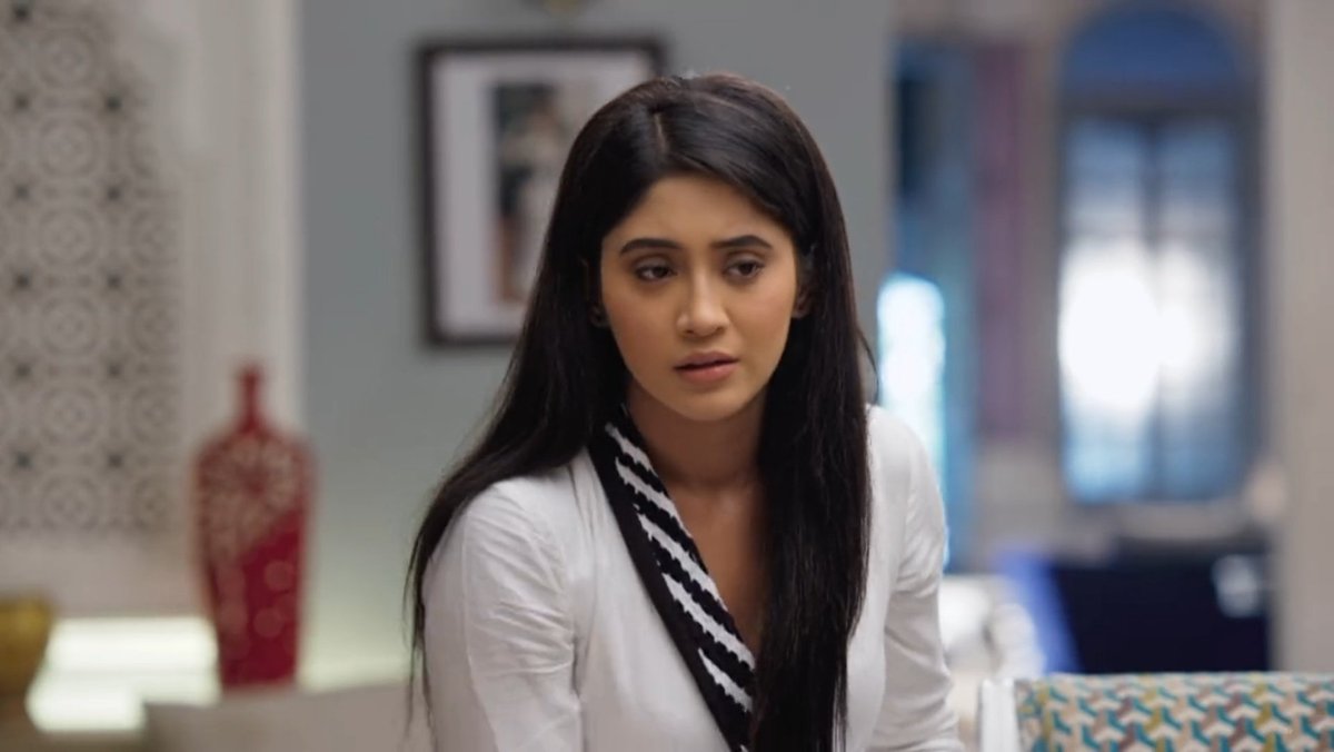 When you can sense each other's presence from a mile apart, you don't need eyes to see the love of your life approaching from behind you.Naira senses him near even before she sees him. She's getting butterflies in her belly yet is simultaneously torn up by guilt. #yrkkh  #kaira