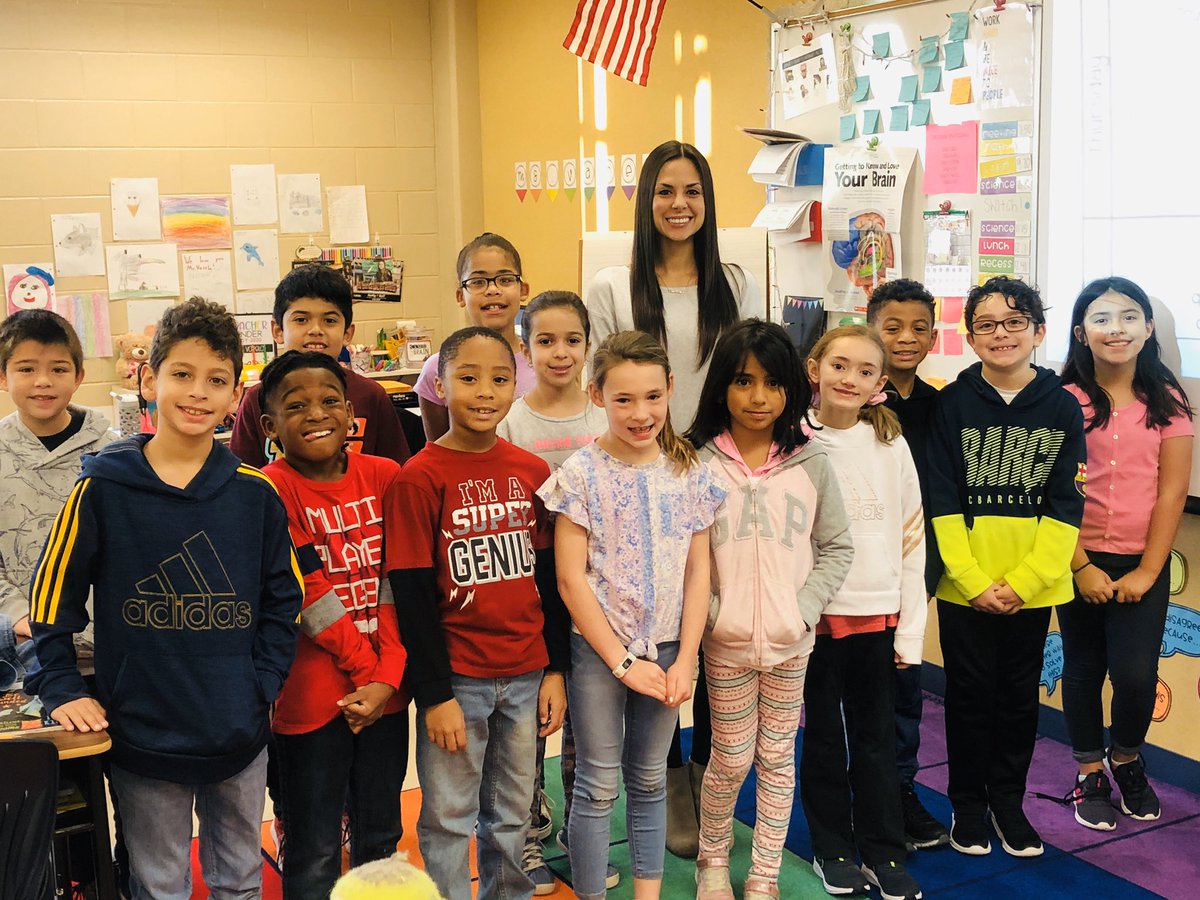 NISDEllison's tweet image. Congratulations to our 1st Year Educator of the Year, 3rd grade teacher, Ms. Carolina Varela! 🐝@MsVarelasClass