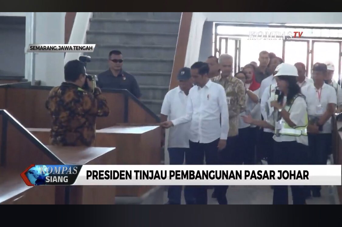 jo_kodokk's tweet photo. @jokowi #jokowirajahoax
Pedagang &amp; Warga mana?!
@jokowi ngibul terus
Saksi
sri @KemenkeuRI
Retno @Kemlu_RI
Basuki @KemenPU
@KompasTV
https://t.co/Zw5hvmODAi

@zarazettirazr @ZAEffendy @helmifelis @BudiSetyarso @ronavioleta @fadlizon @DonAdam68 @ustadtengkuzul
https://t.co/maSohKBZ88 https://t.co/KLmidHqwa0