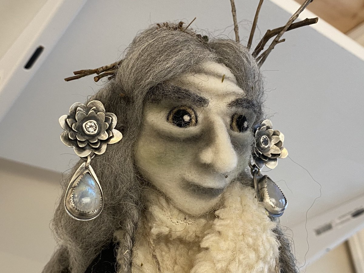 RocksNBeads's tweet photo. Castagna Witch of the woods made by Pupillae - Art Dolls featuring earrings from my upcoming “winter flowers 🌸” collection https://t.co/r7mps7lGtv