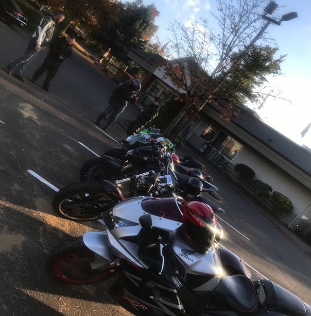 GreshamRiders's tweet photo. Still really cold out here in the northwest, hopefully warm weather will hit soon and we’ll be able to get back out on the road. Ride safe my friends. ✅✅✅✅✅✅ #motorcycle #motorcyclegroup #motorcyclerides #bikeride #biker #bikerlife #sportbike #sp… https://t.co/JXsT7ZPNpD https://t.co/3LEITMJ5Qz
