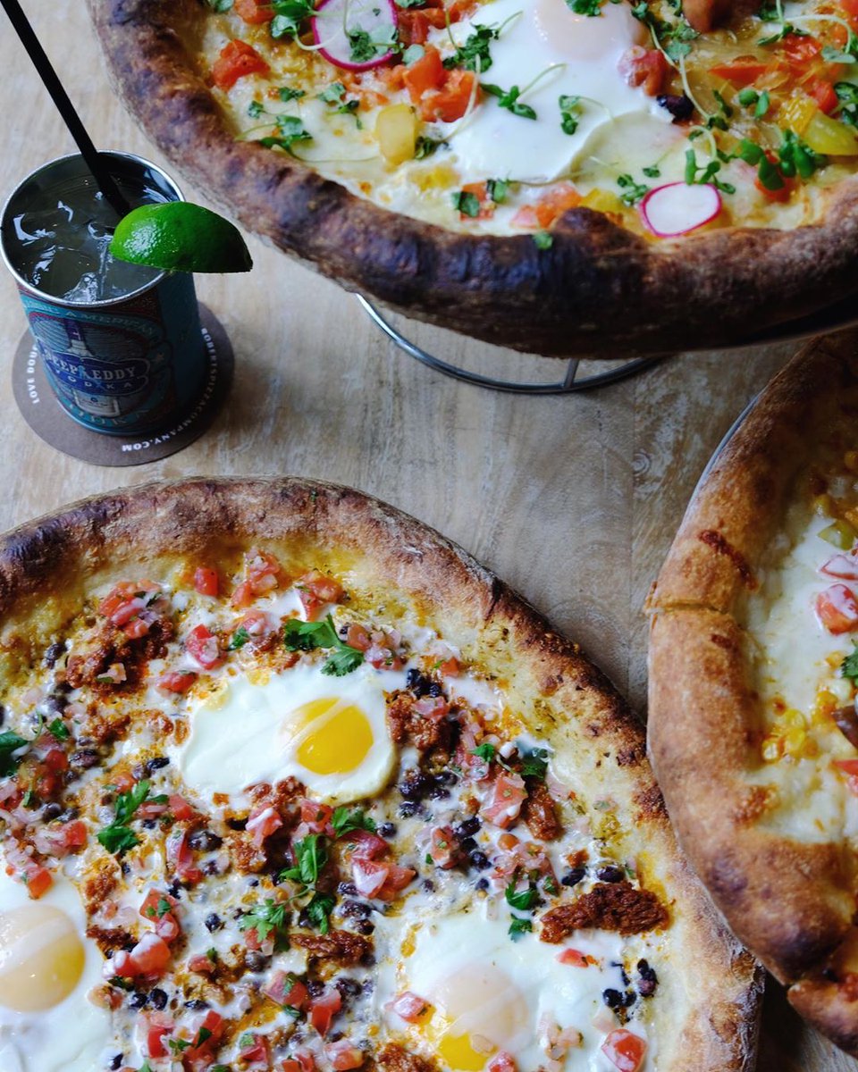 ext54's tweet image. It's a Robert's Pizza &amp;amp; Dough Company sort of afternoon!
#PizzaForBrunch #54Clients #Chicago