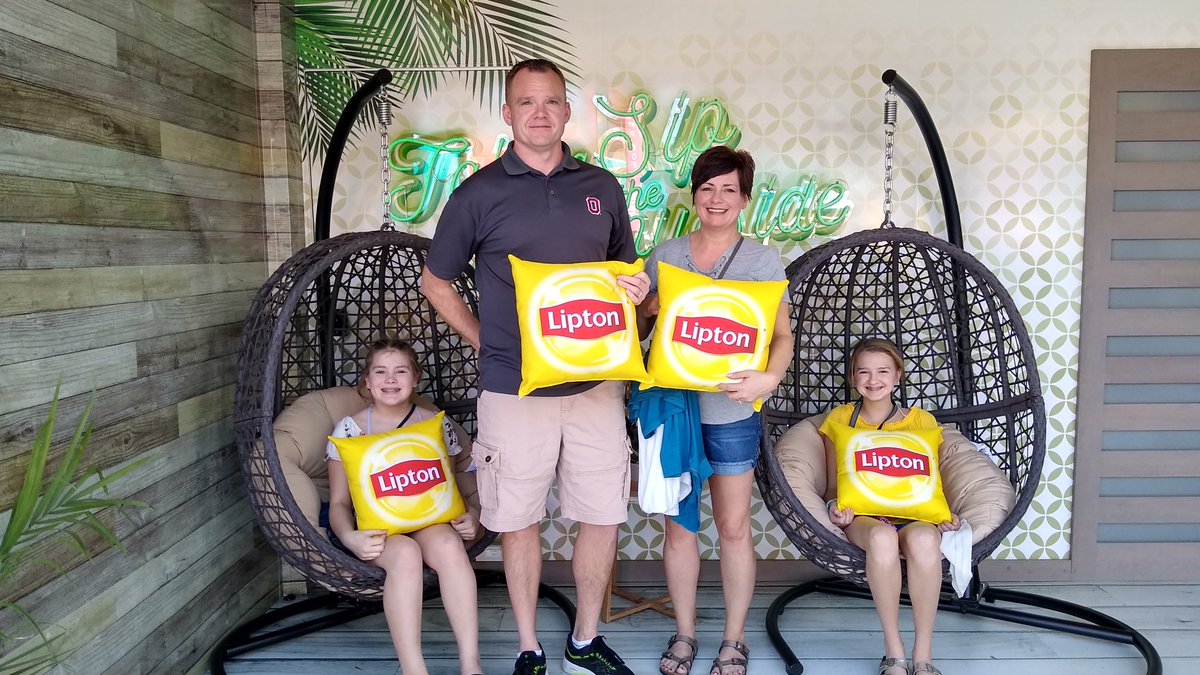 tx7922's tweet image. #SippinonLipton and #Sweeps