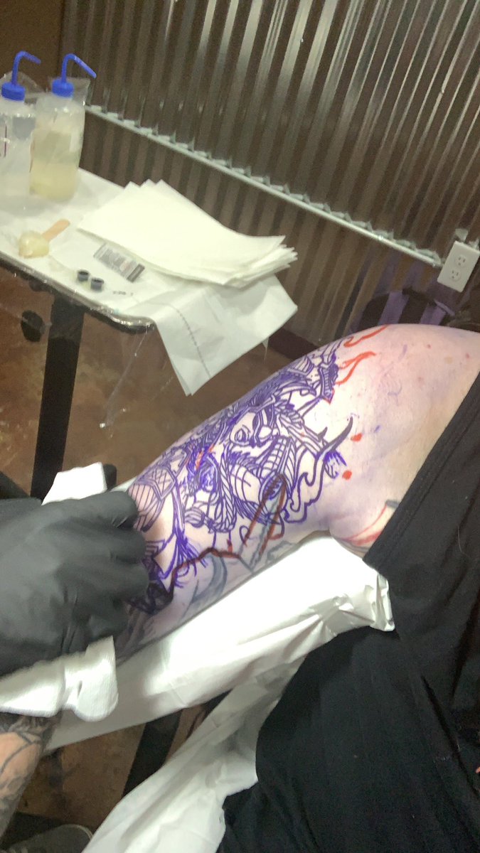 FyrBorne's tweet photo. Stabbing https://t.co/UxcwbdqjUy