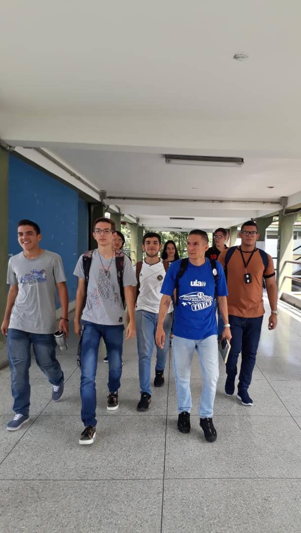 LeopoldoGocho's tweet photo. La #UnidadEstudiantil y @RamirezPancho13 es garantía de Descentralización y Autonomía de los Núcleos y así como entes administrativos y académicos de exploten su importancia para la @ULA_Venezuela.

#NUAA - El Vigía
#NUVAM - Tovar
#NUTULA - San Cristóbal
#NURR - Trujillo-Valera https://t.co/2Im7ppFXZj
