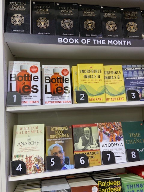 Last signing in India at Delhi airport’s <a href="/WHSmith/">WHSmith</a> where #BottleofLies is #1 bestseller. Thank you to The Indian reading public for a wonderful trip.
#India #booktour