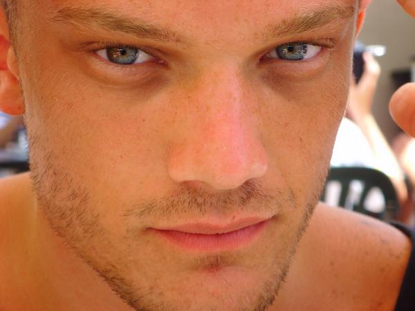 GuillermoHita's tweet image. El bailarín y coreógrafo argandeño Alberto Escobar brilló en la Gala de los #Goya2020 
Aquí os dejo enlace a su actuación, colofón de la noche.
¡Enhorabuena!
¡Grande!
rtve.es/m/alacarta/vid…