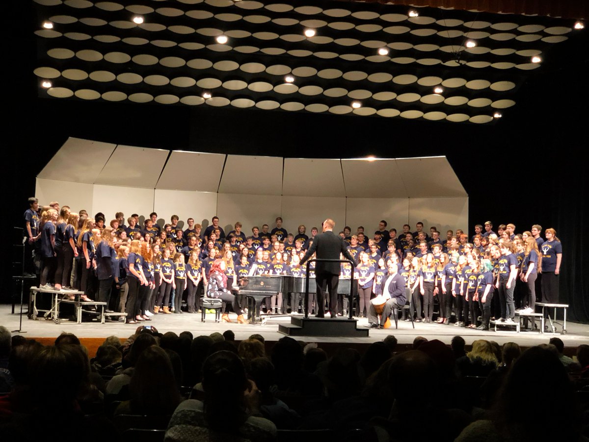 SchDistofMilton's tweet photo. Eight MMS students recently traveled to UW-Eau Claire to make music with 230 of their peers and one awesome clinician. Way to represent Milton, Red Hawks! Thank you Dr. Kyle Zeuch, Dr. Frank A. Watkins, and Professor Christopher McGinley!
.
#miltonpride #isinguwec #harmony https://t.co/uMwQu0Vr0V