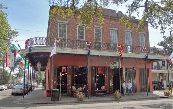 DeltaAndDaisy's tweet photo. In New Orleans? Visit the #DeltaAndDaisy satellite office @TraceysNola. If you're not familiar with it from Nikki & Nora, it's like the "branch office" for Vieux Carre Investigations ... and it happens to be a bar. We'll be filming there for season 1 of Delta and Daisy!🍻 https://t.co/Jed7fhZsoa