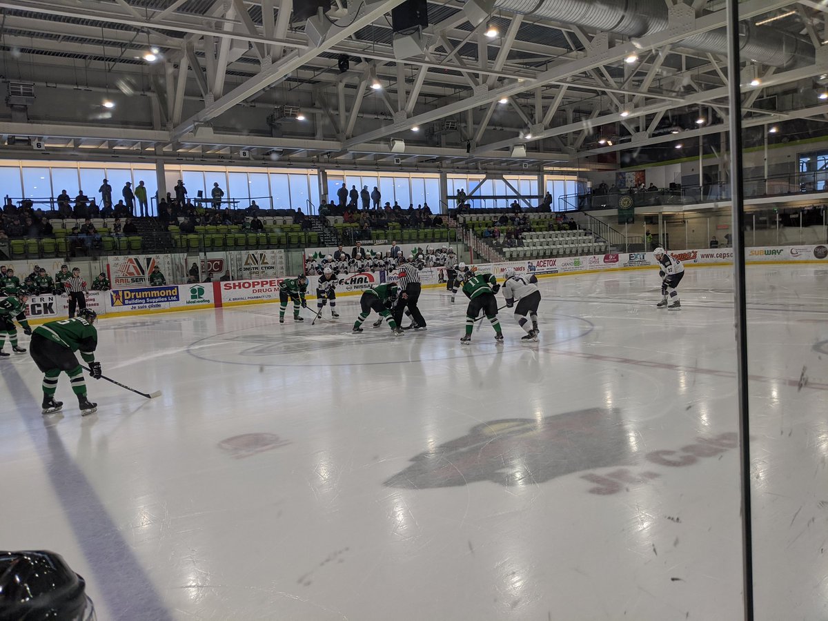 GFRapidshockey's tweet photo. Bon match! 

#GoRapidsGo #GoRapidesGo https://t.co/fgwfduGueF