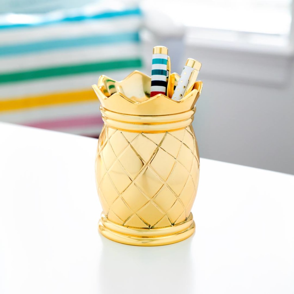 productivityzne's tweet photo. A pretty pen (that also writes WELL) is a *must* for your planner!! ✍🏻 https://t.co/AmX9nprIe9 (affiliate) #simplifiedplanner #plannerlove #plannercommunity https://t.co/P8ydOamAAL