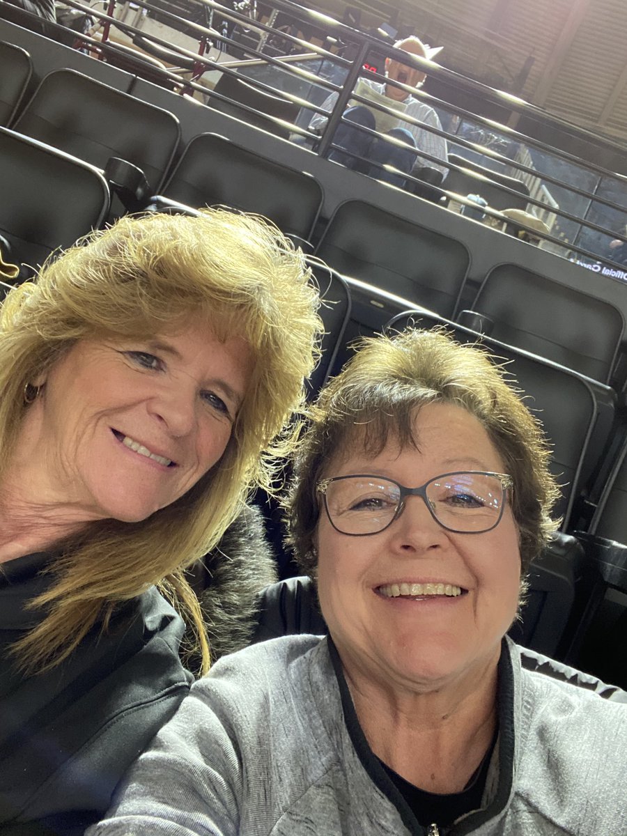 dananeary63's tweet photo. Purdue Women’s Basketball! ❤️ #BoilerUp https://t.co/UxbOkKgnoh