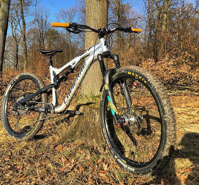 der_pieperlars's tweet photo. First ride in 2020
I am gutted how low my endurancelevel is after being sick for weeks! Hope to get fit soon 💪
@kevin.schumacher_ 
@rene.pelzer .
.
.
.
. 
#mtb #enduro #mtbenduro #lapierrebikes #rockshox #enduro #enduromtb #Maxxis #outdoors #mtbdaily… https://t.co/DTrRIEQlIm https://t.co/7socsq9OxZ