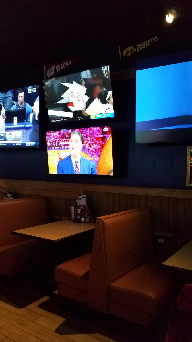 At BW3after game atUD having some wings it's a LIFESTYLE