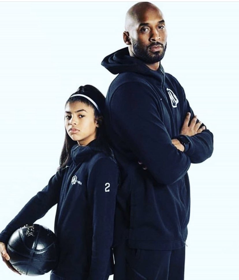 DearGirlsCamp's tweet photo. Wow. 💔🙏🏾
.
SENDING PRAYERS, LOVE &amp; LIGHT TO THE FAMILIES, FRIENDS, FANS AND ONE ANOTHER!
🏀
“If I can be remembered as a person who squeezed every once of juice out of this orange that he could, I’ll be happy with that.” #KobeBryant 🐐
.
💔Rest In Peaceful Paradise https://t.co/JcYBR3wmId