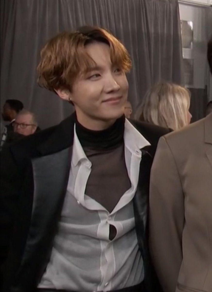 ayluu_s's tweet photo. hobi con la transparente y la camisa semi abierta me rompió el orto 
#GRAMMYs https://t.co/EC4SRa6Ore
