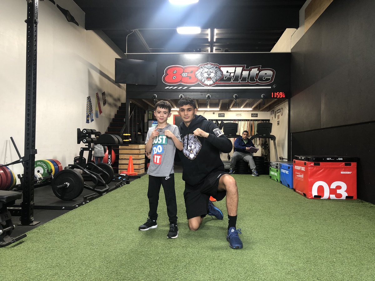 83Elitenet's tweet photo. Benny came in and got some training this morning, and met Evan.
We getting work in no time to be messing around!!
@83Elite #83Elite @evansanchez_98 #83EliteFoundation #83EliteFamily @vertimax #vertimax @YouTube #youtube @edgarelias83 #fresno #evansanchez @touchumup https://t.co/9hxJkRrhpN