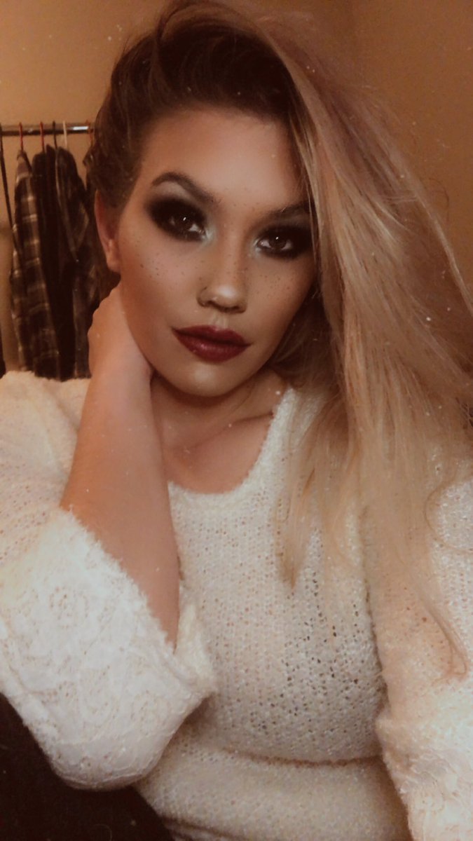 anjaaltys's tweet photo. Today’s shoot makeup https://t.co/mQk5yDGnBm