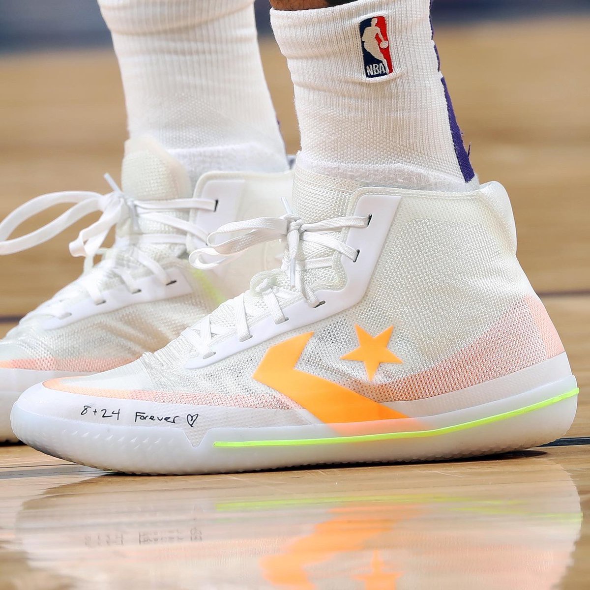 kobe bryant chuck taylors