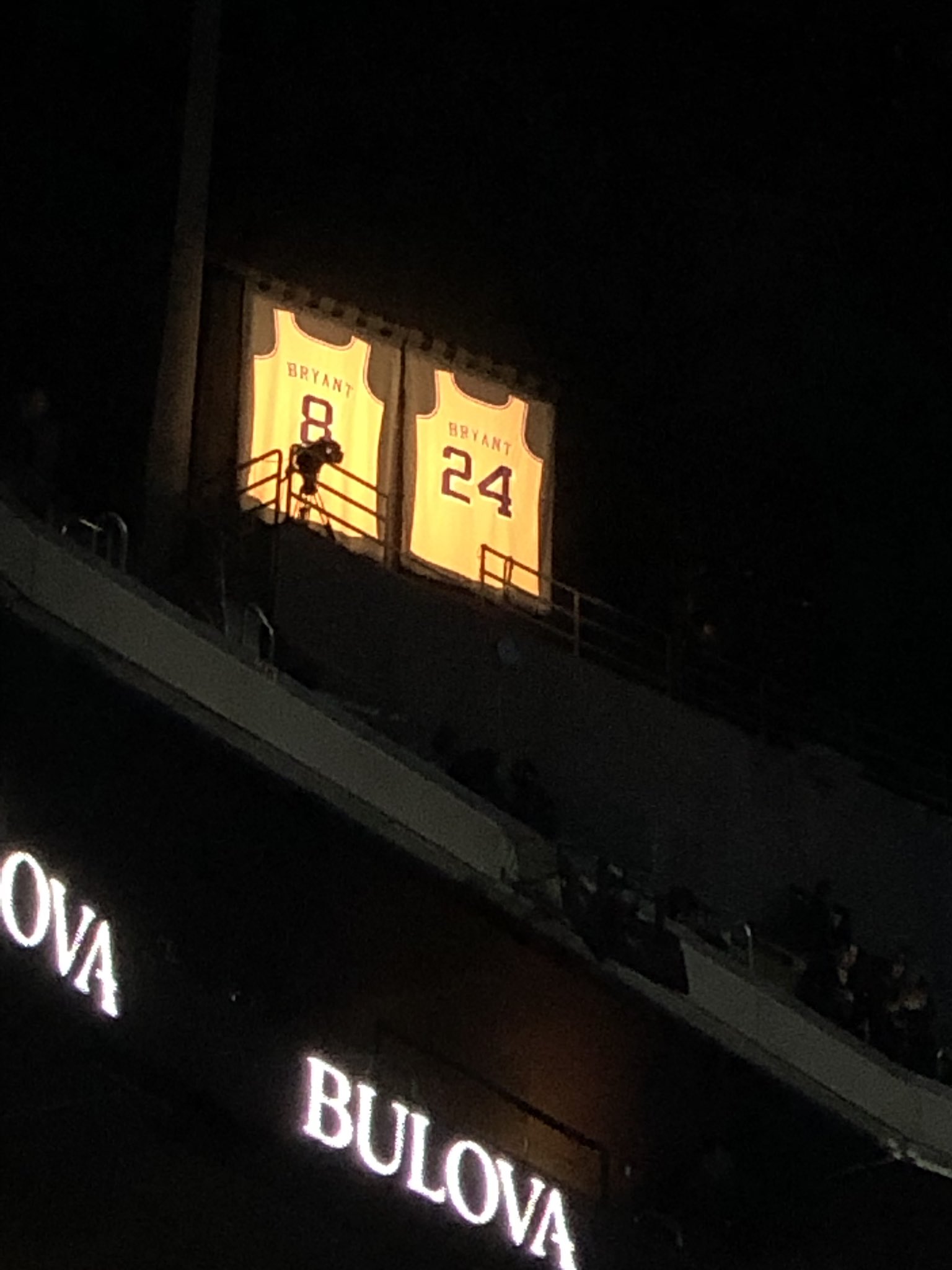 kobe jersey rafters