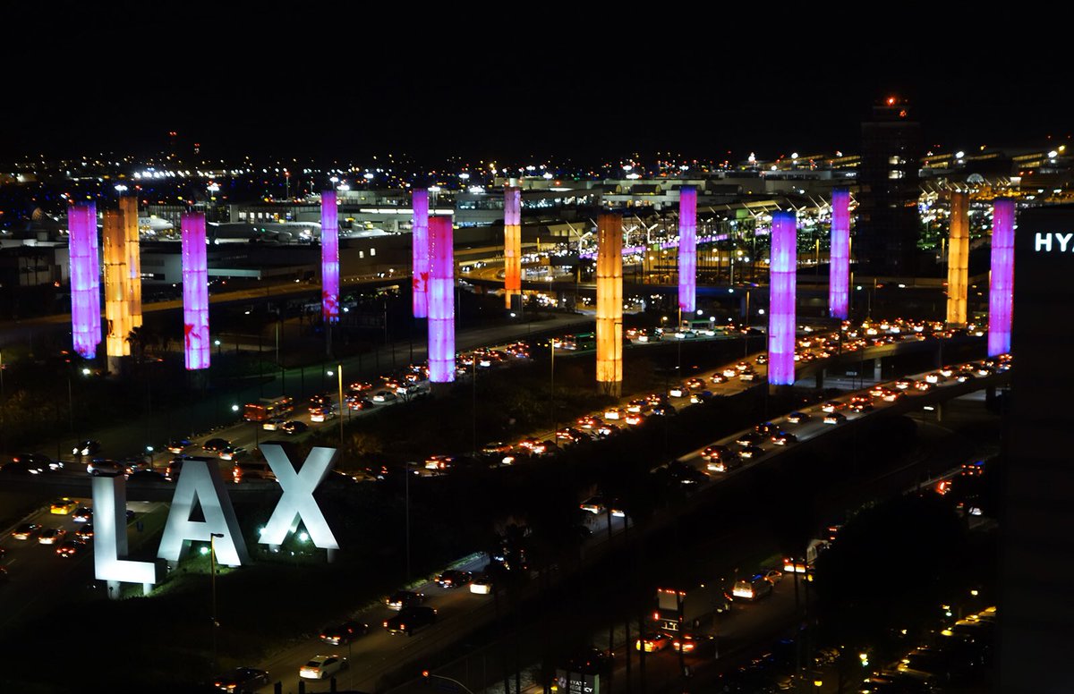 Tonight, LAX’s pylons will be lit in purple and gold in memory of Kobe Bryant, his daughter and all those who were with them in today’s unthinkable accident. Kobe was in many ways a symbol of Los Angeles and we join his family, fans and city in mourning all who were lost today. https://t.co/HGX5AaSDBG
