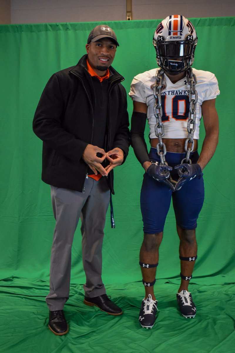 CJ_10X's tweet photo. Home Baby🧡💰@coachhillz @chris_polizzi #LLOutlaw🤧 https://t.co/RZQ1K0TThb