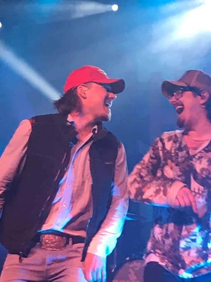 MakaylaDawn813's tweet photo. Find you someone that looks at you the way @MorganWallen looks at @HardyMusic https://t.co/V361HtTOsR