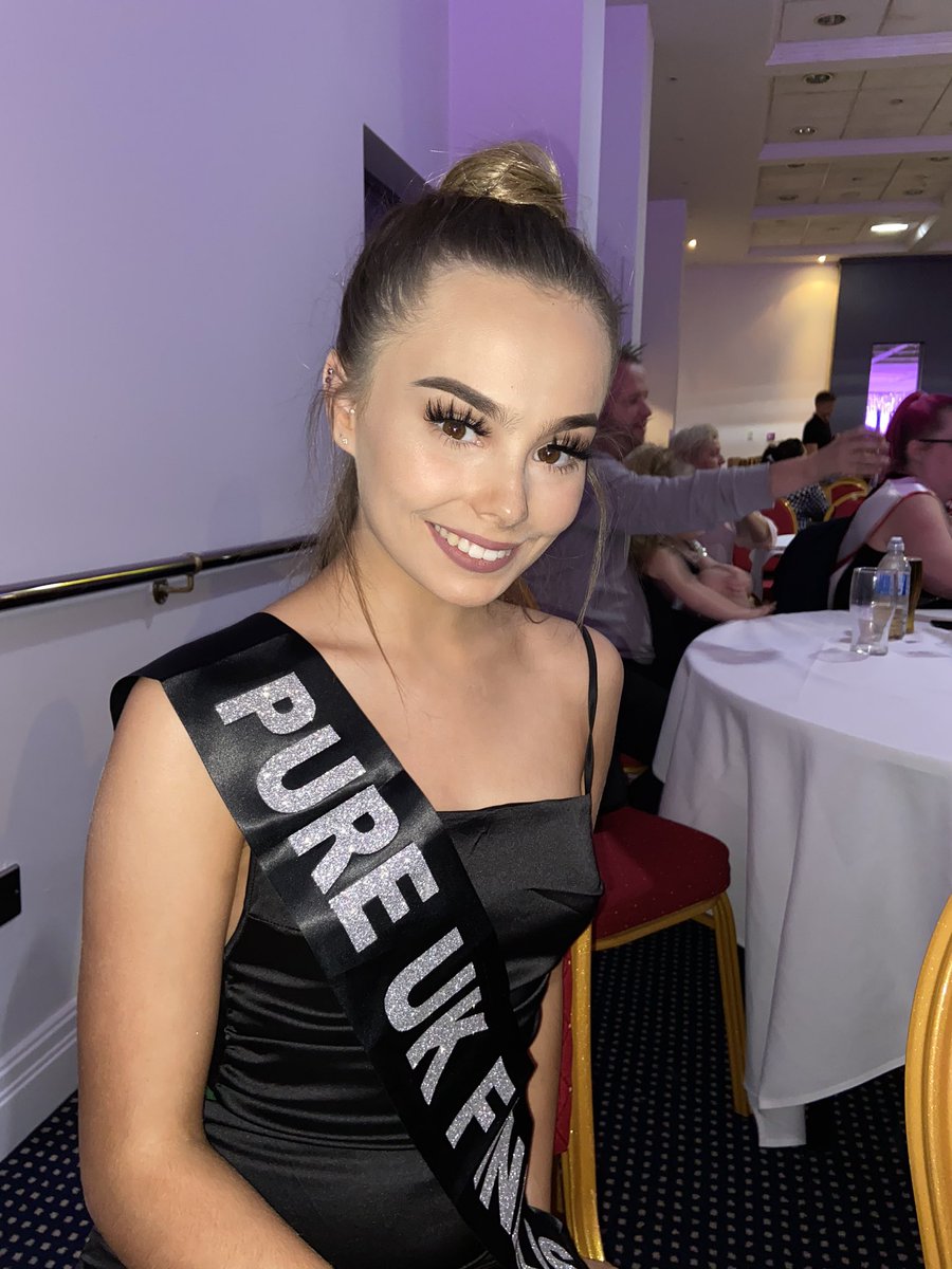 becca_keys's tweet photo. Never in all my years of being on this earth did I ever think I’d have the courage to put my self in for a national pageant but to win a national Ireland title was another thing. I put my self in for it so I could gain experience. I’m in total shock ☺️ https://t.co/5T9lQEqr3J