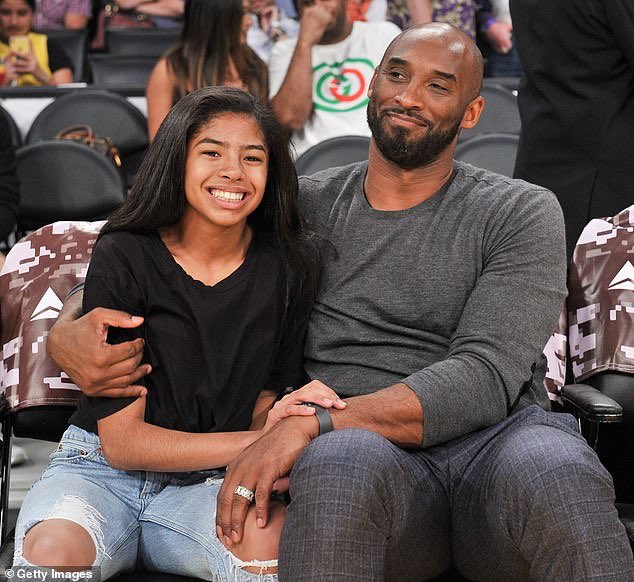 Gigi just had to follow dad so no one remains to feel the absence of the other........😭😭 .
.
.
Rest In Peace legend kobe.🙌
